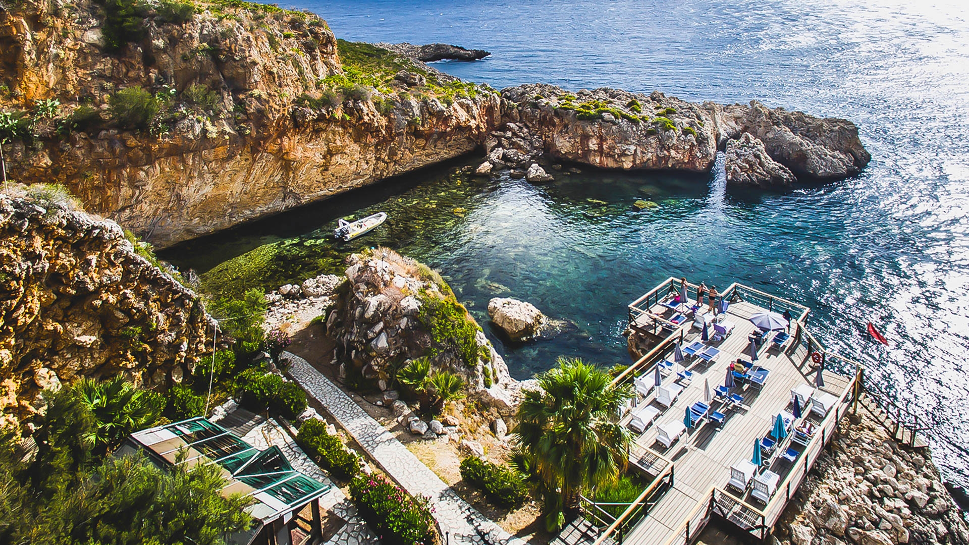 Calampiso Resort