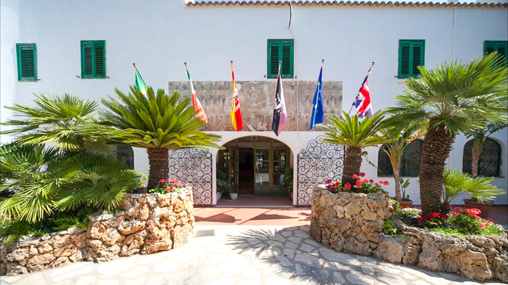 Calampiso Resort
