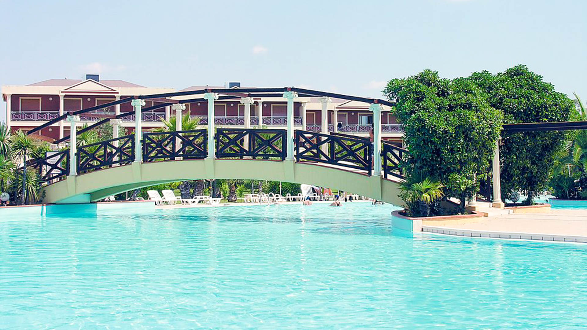 Centro Turistico Akiris
