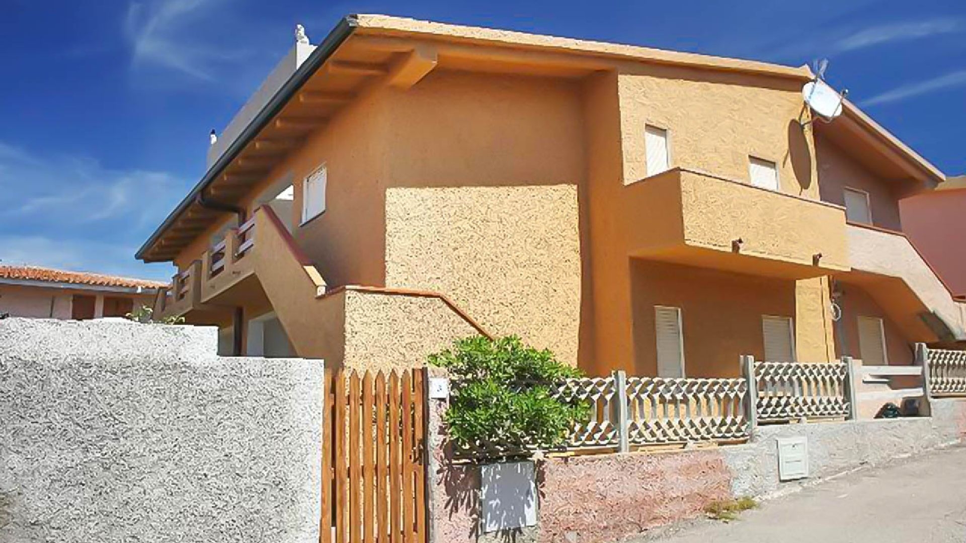 Complessi Residenziali Cala Longa
