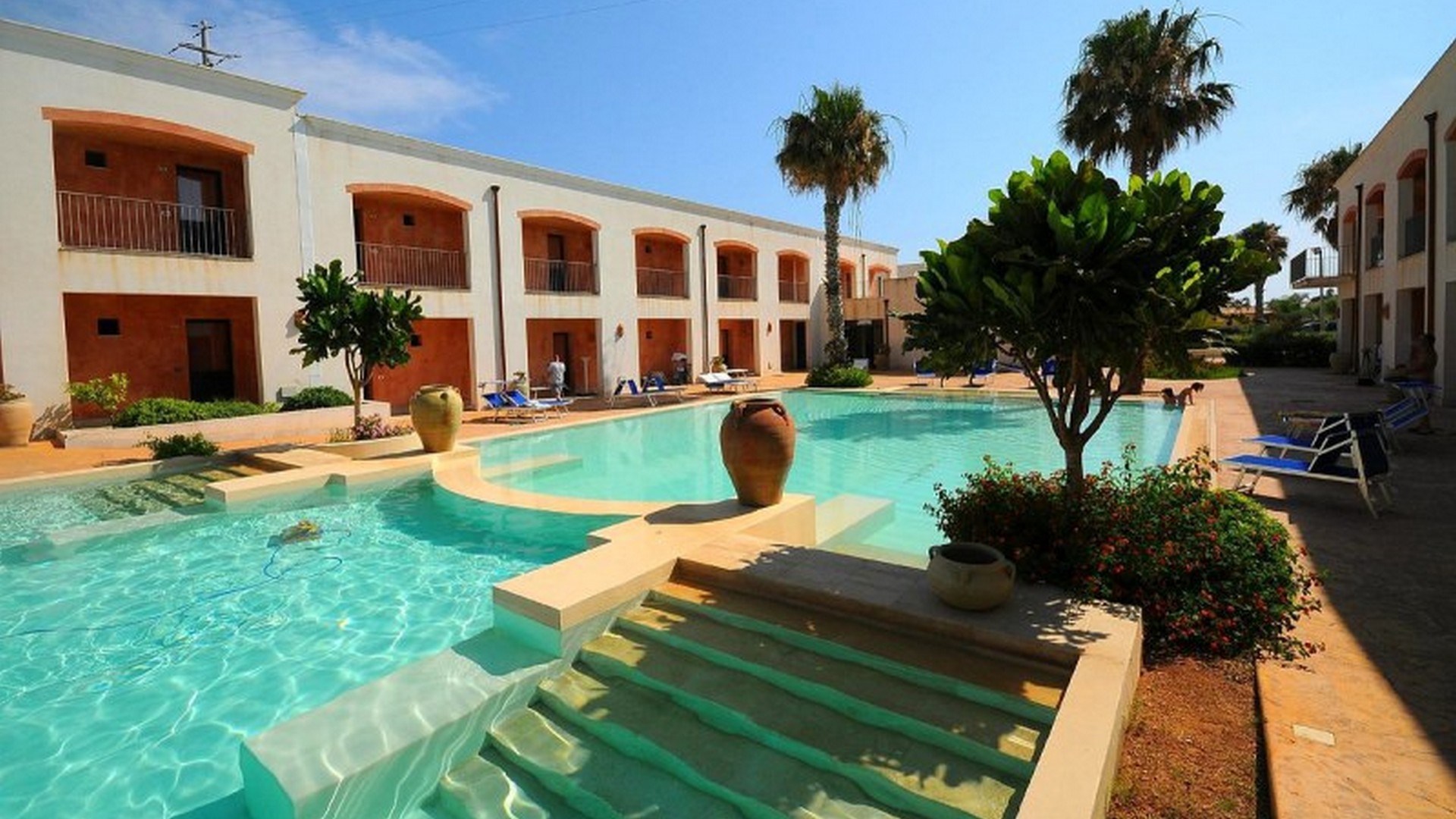 Delfino Beach Hotel