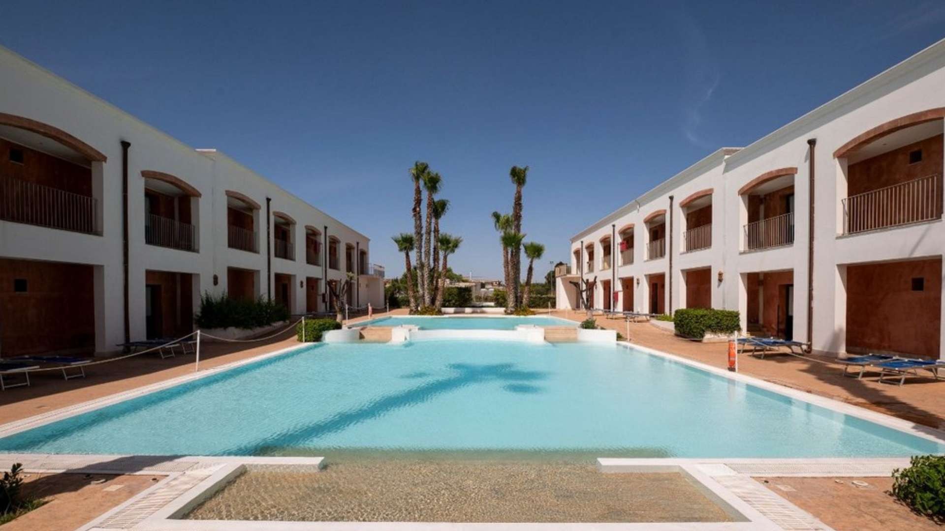 Delfino Beach Hotel
