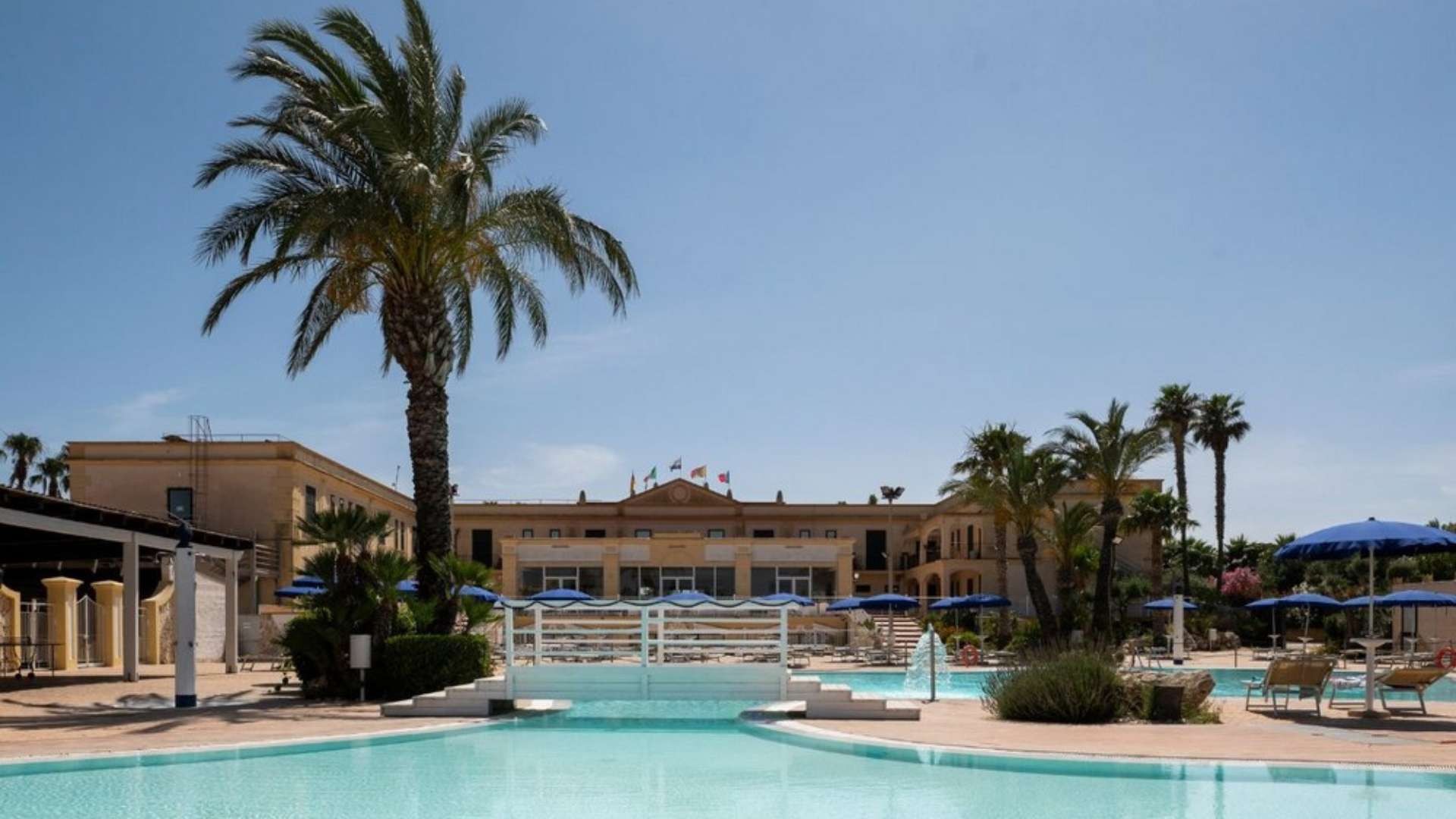 Delfino Beach Hotel