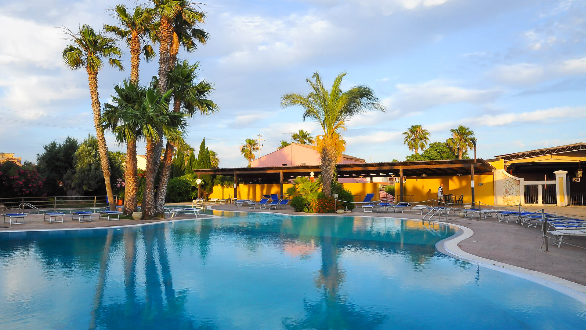 Delfino Beach Hotel