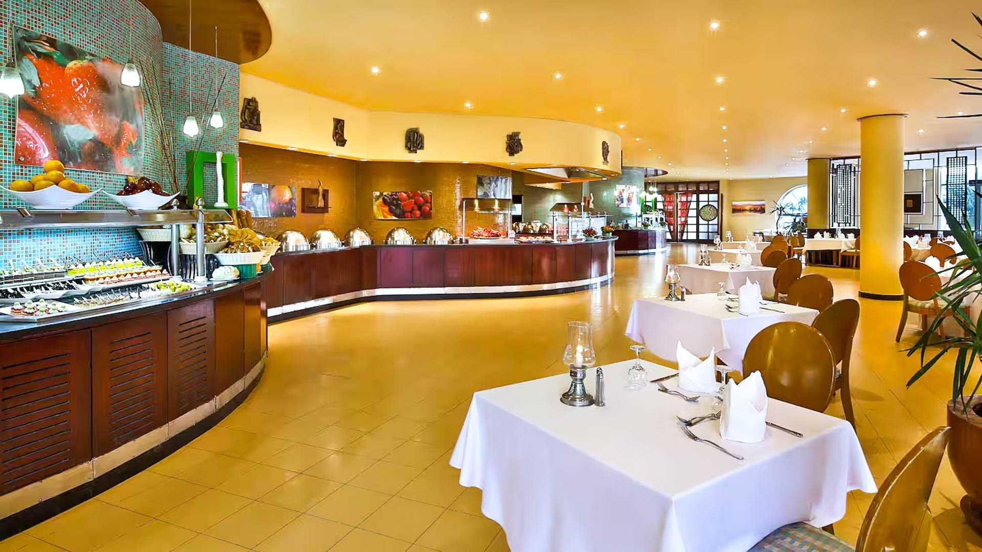 Doubletree by Hilton Sharks Bay