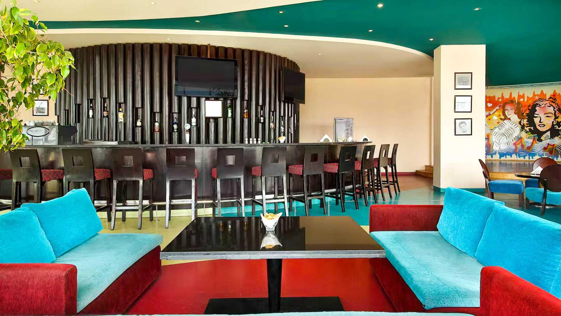 Doubletree by Hilton Sharks Bay