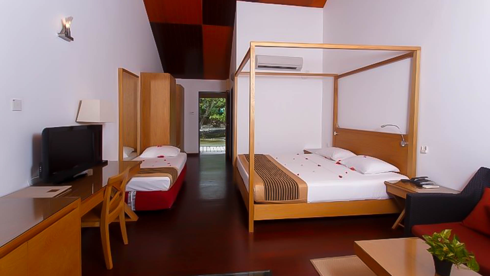 Embudu Village Resort
