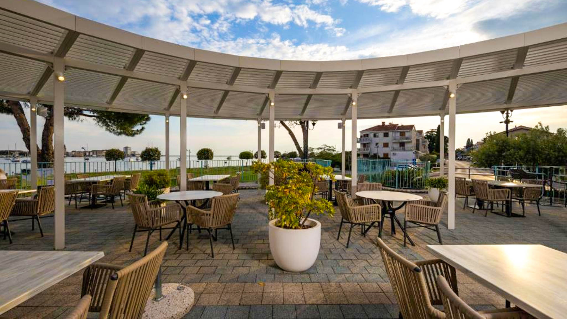 Garden Palace Resort