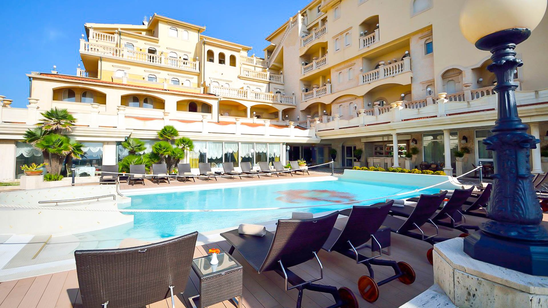Hellenia Yachting Hotel