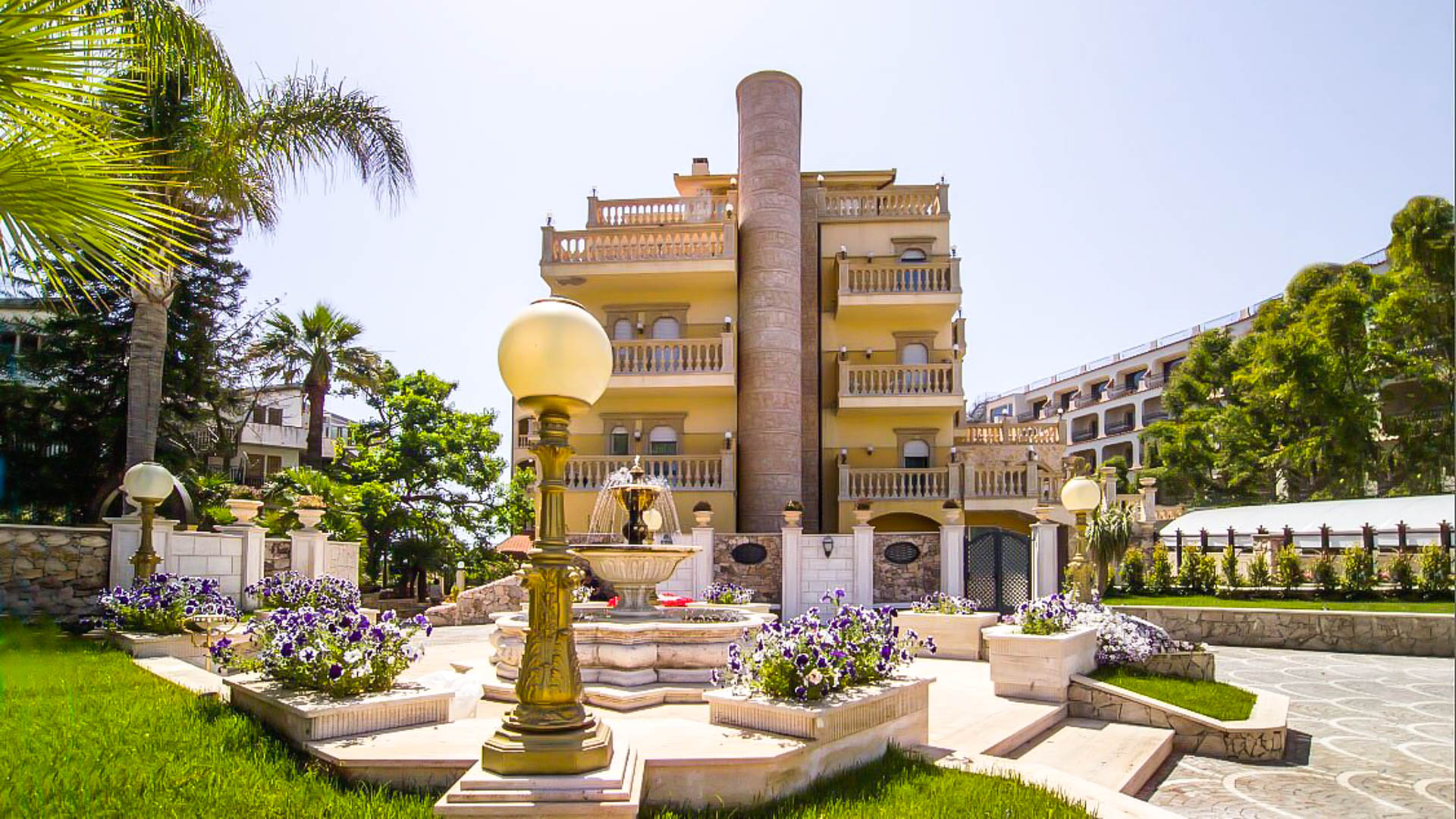 Hellenia Yachting Hotel