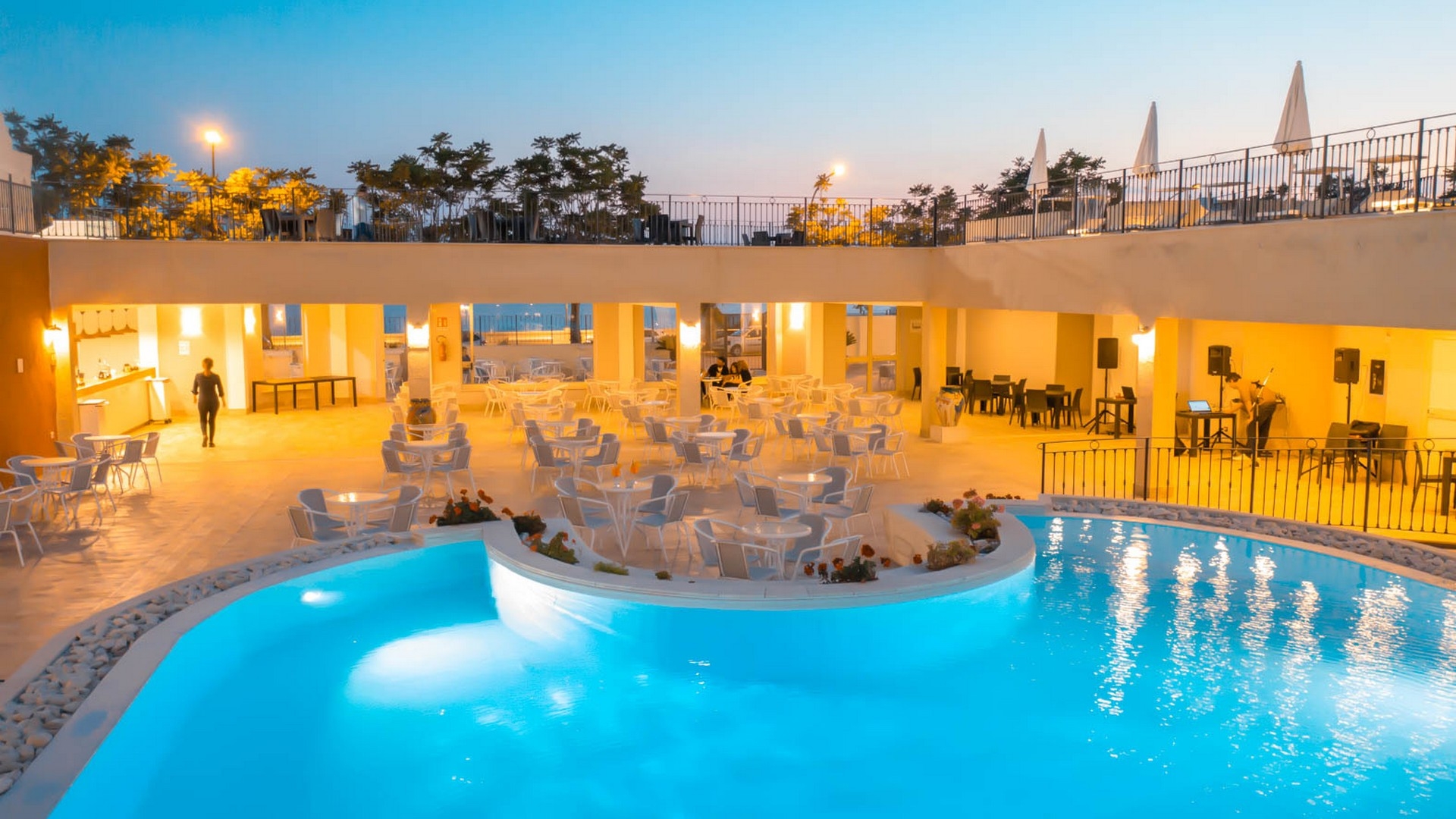 Hoops Hotel