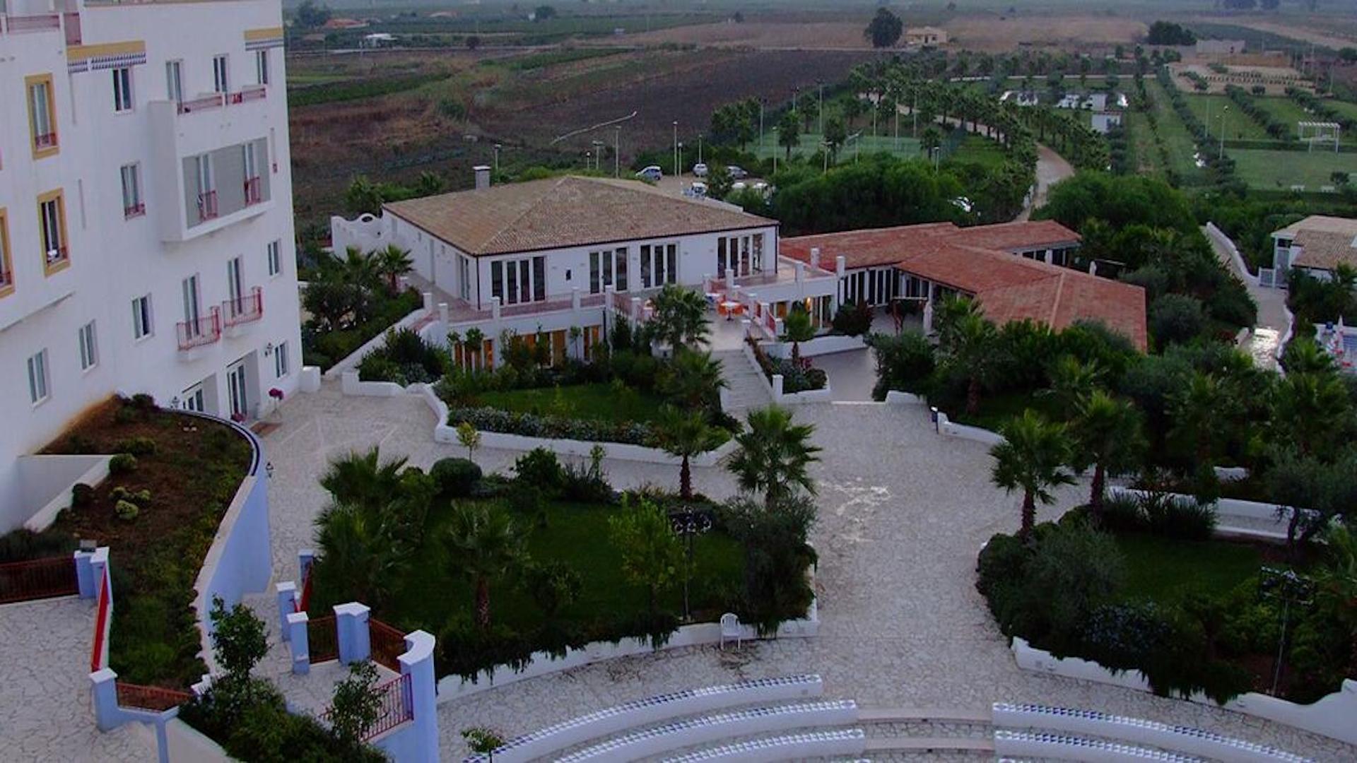 Costanza Beach Club