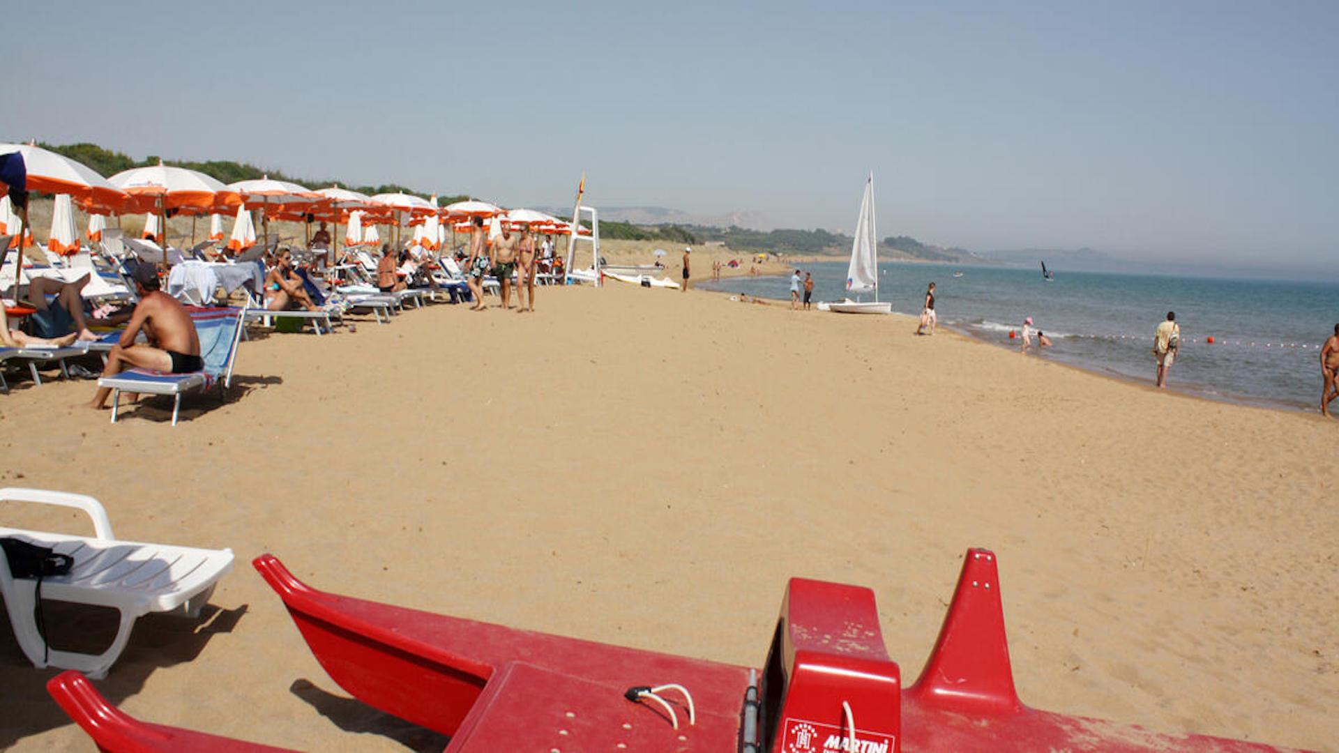 Costanza Beach Club