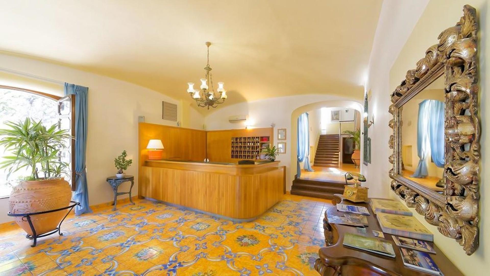 Hotel Zaro