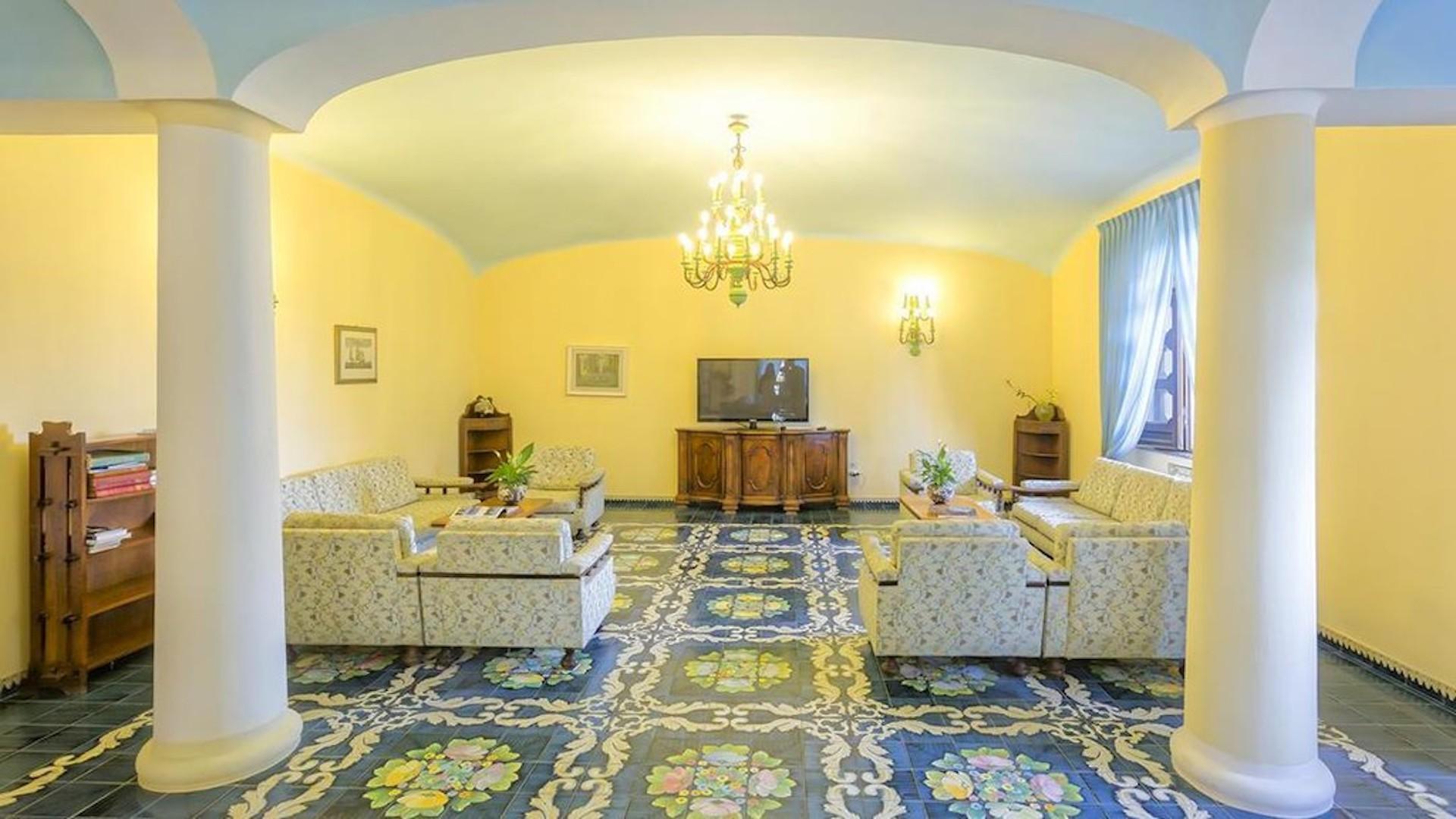 Hotel Zaro