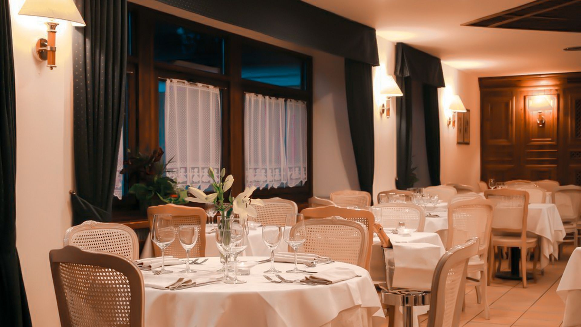 Hotel Alaska