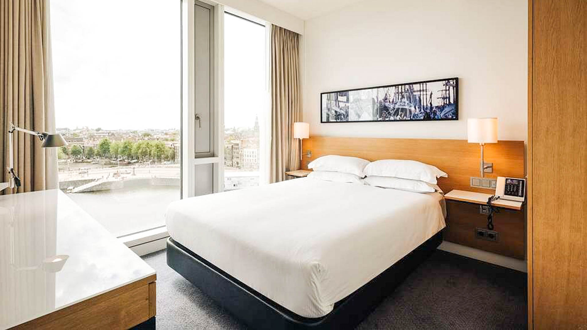 Hotel Doubletree by Hilton - central station