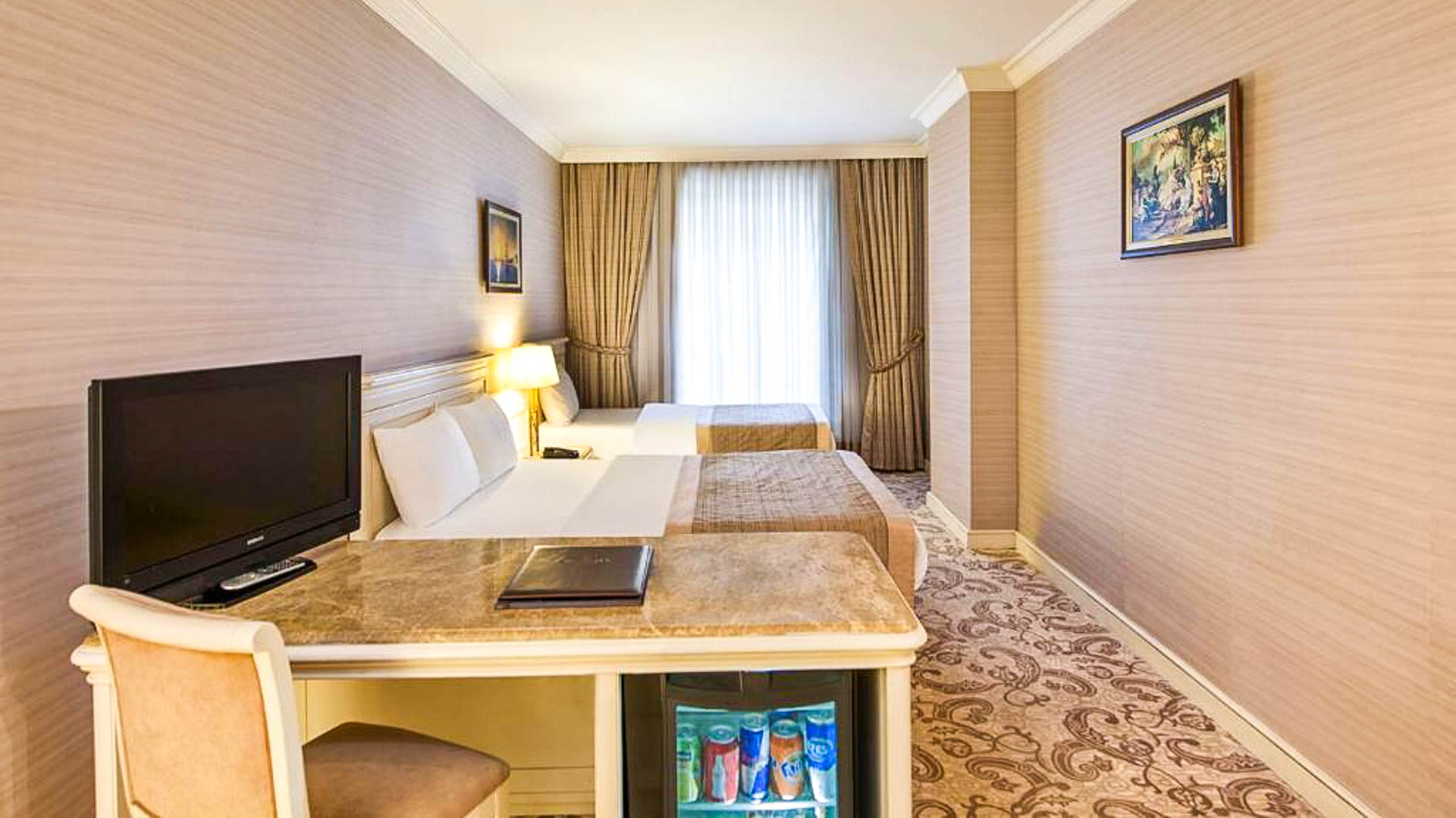 Elite World Comfy Taksim