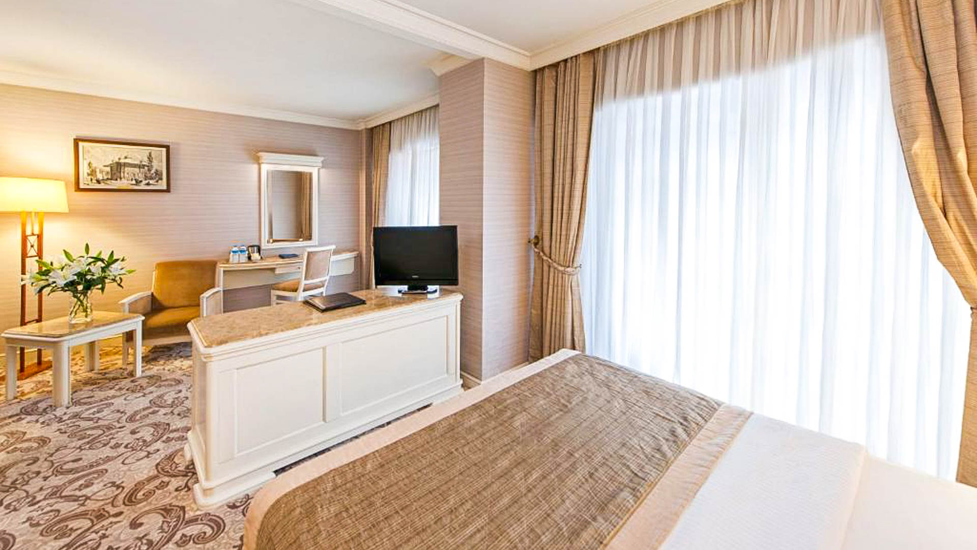 Elite World Comfy Taksim