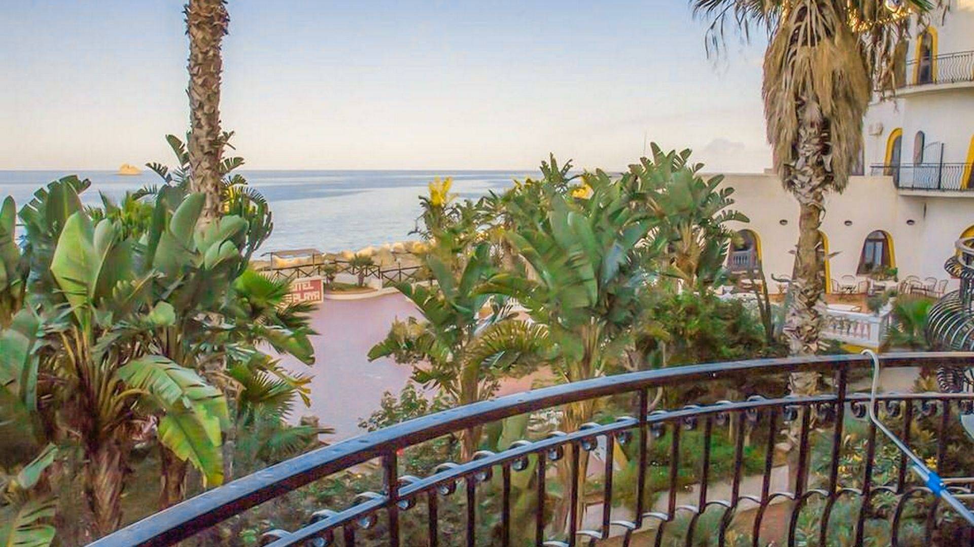 Hotel La Playa