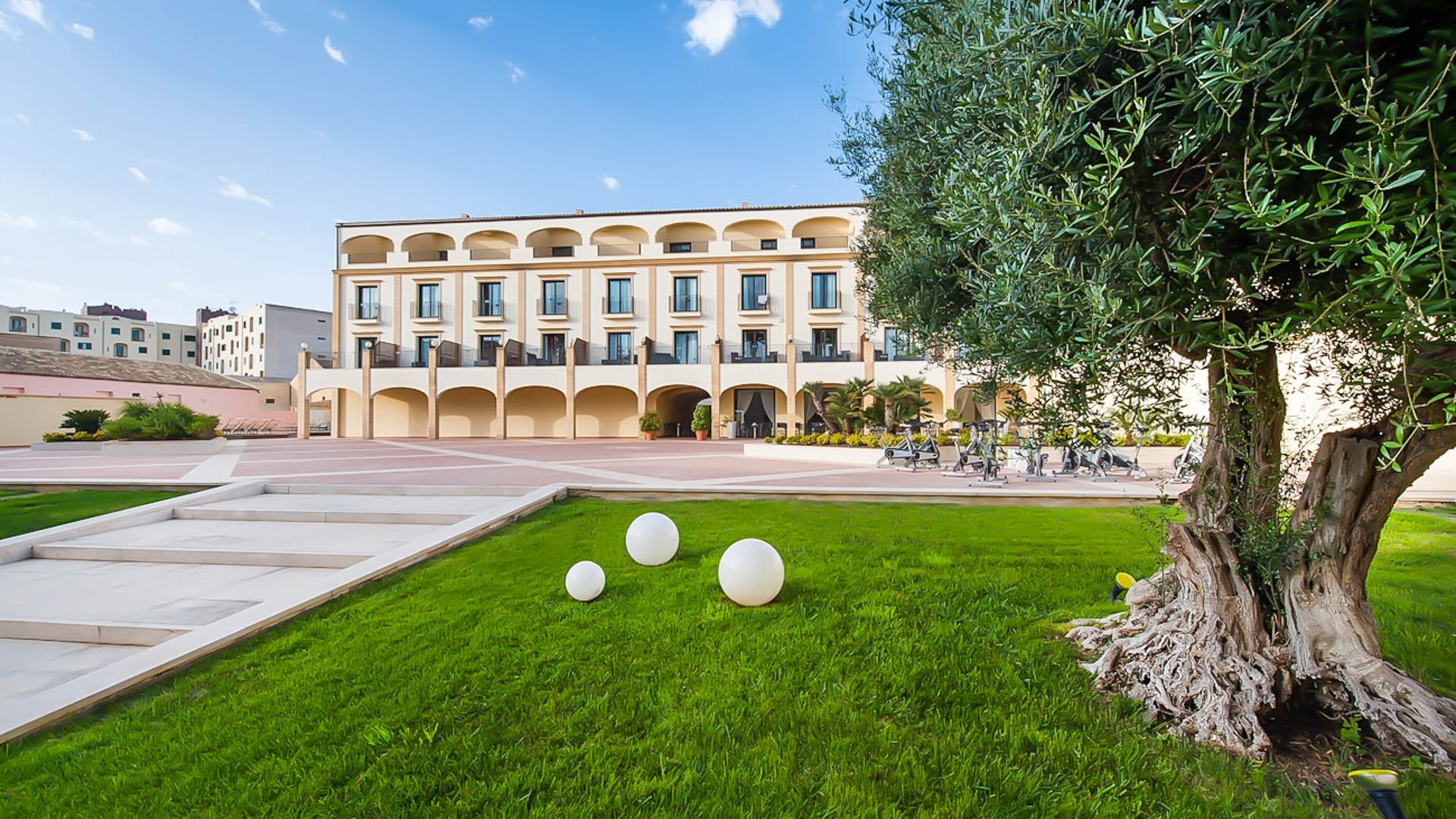 Mahara Hotel