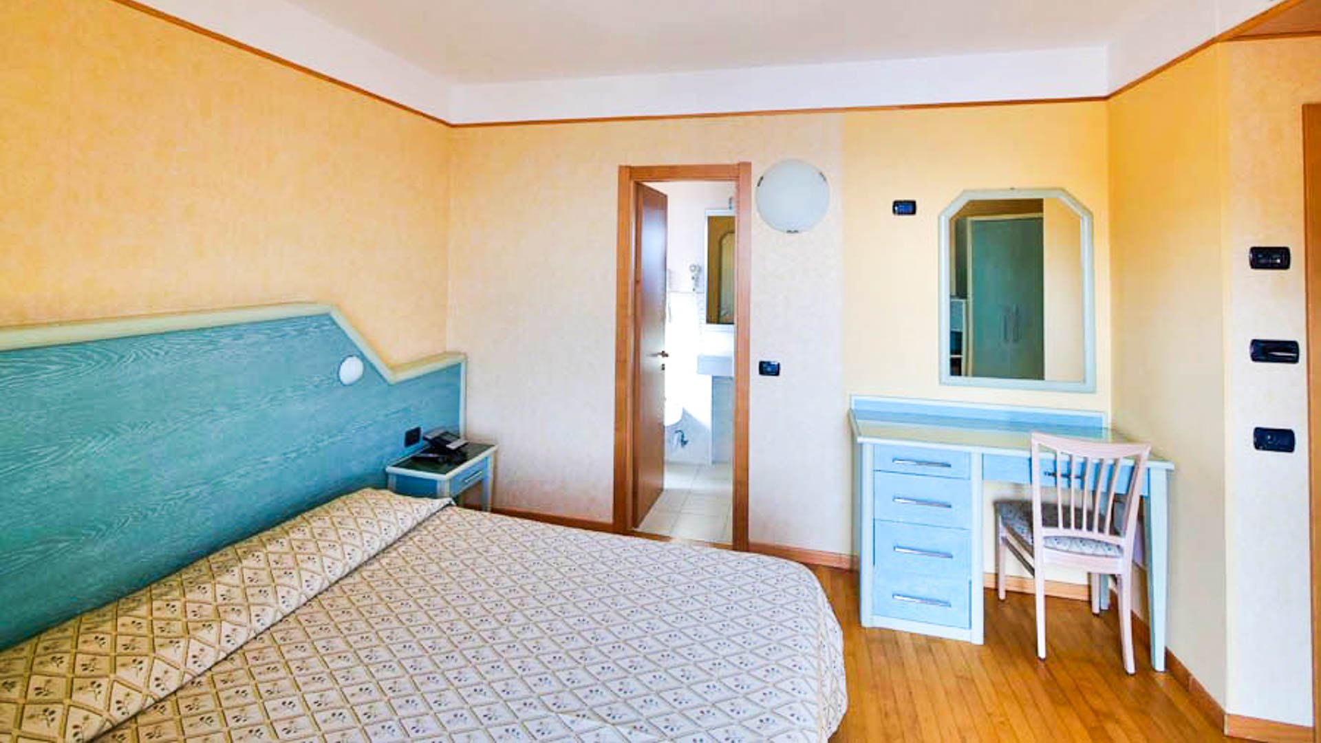 Hotel Mondial