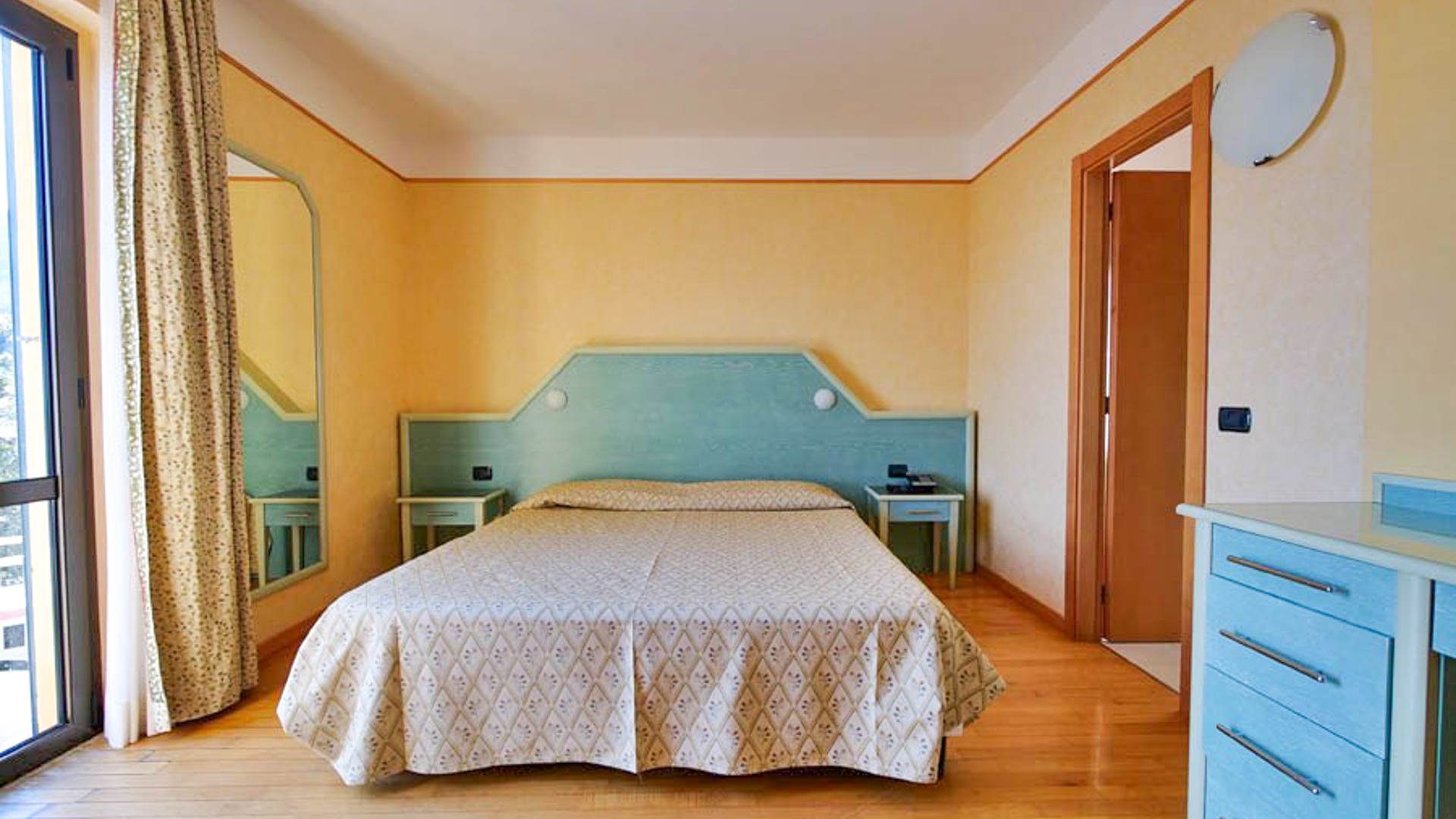 Hotel Mondial
