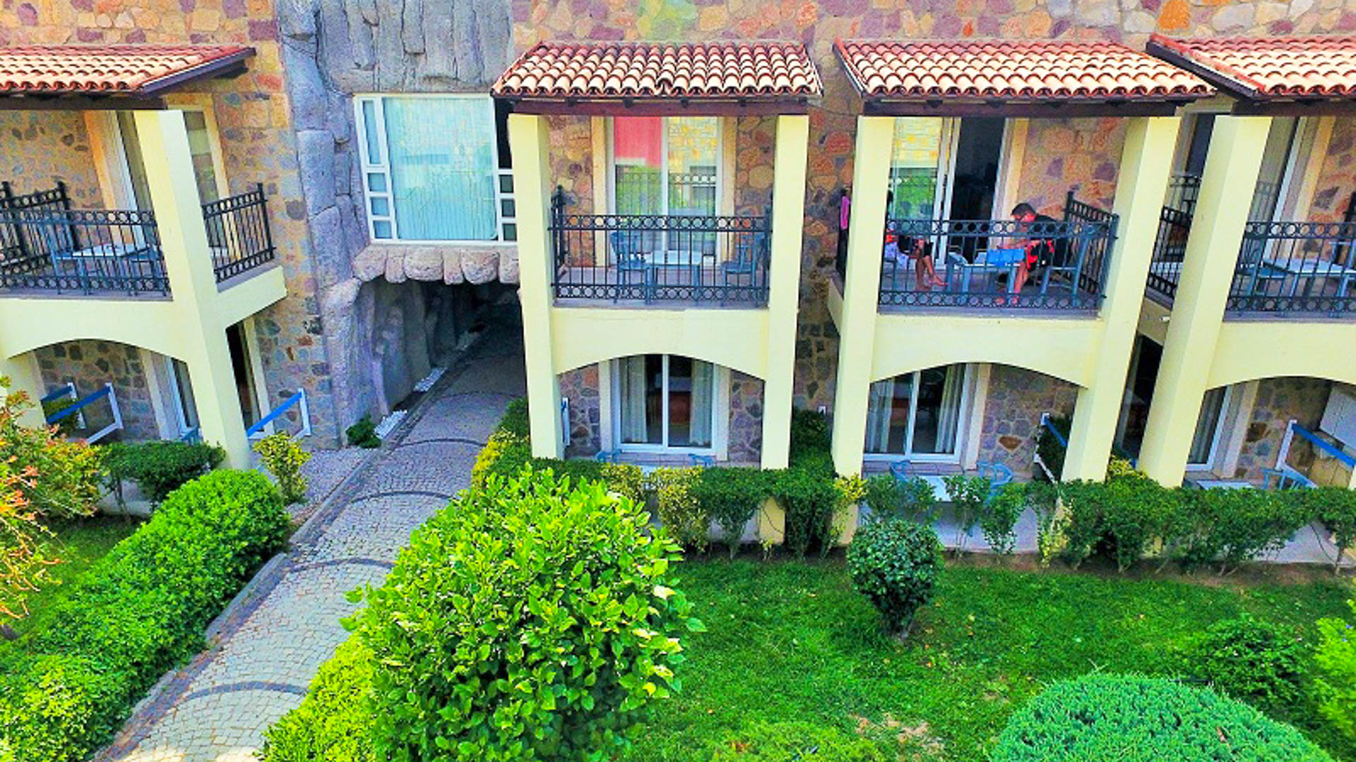 Hotel Tiana Beach Resort