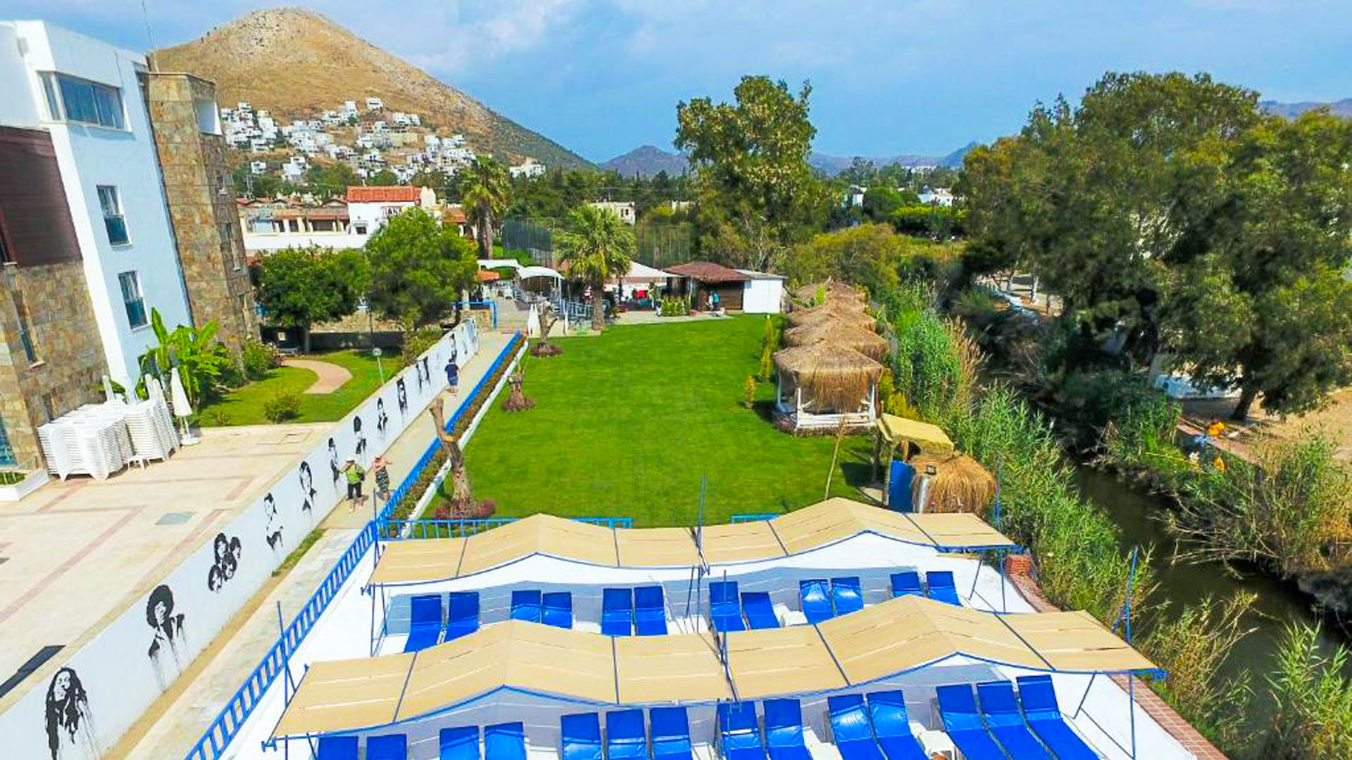 Hotel Tiana Beach Resort