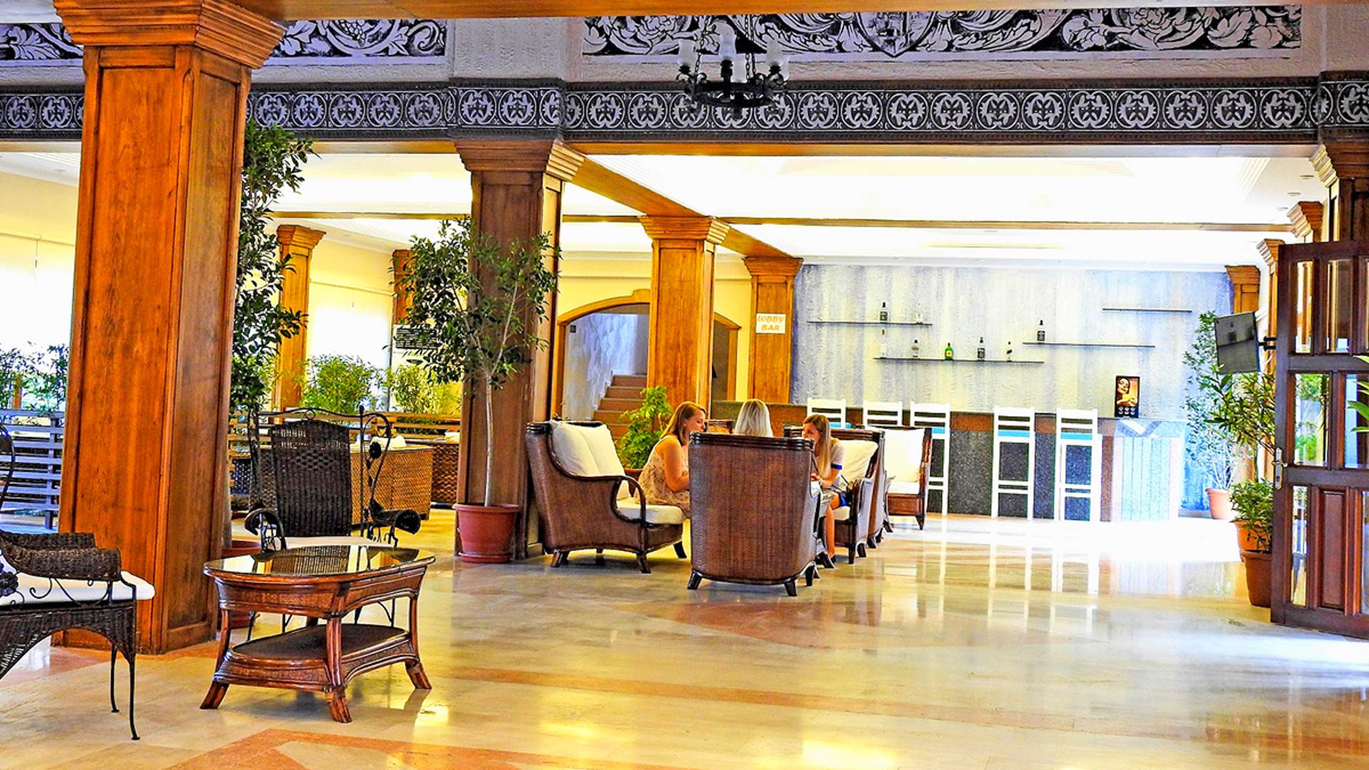 Hotel Tiana Beach Resort