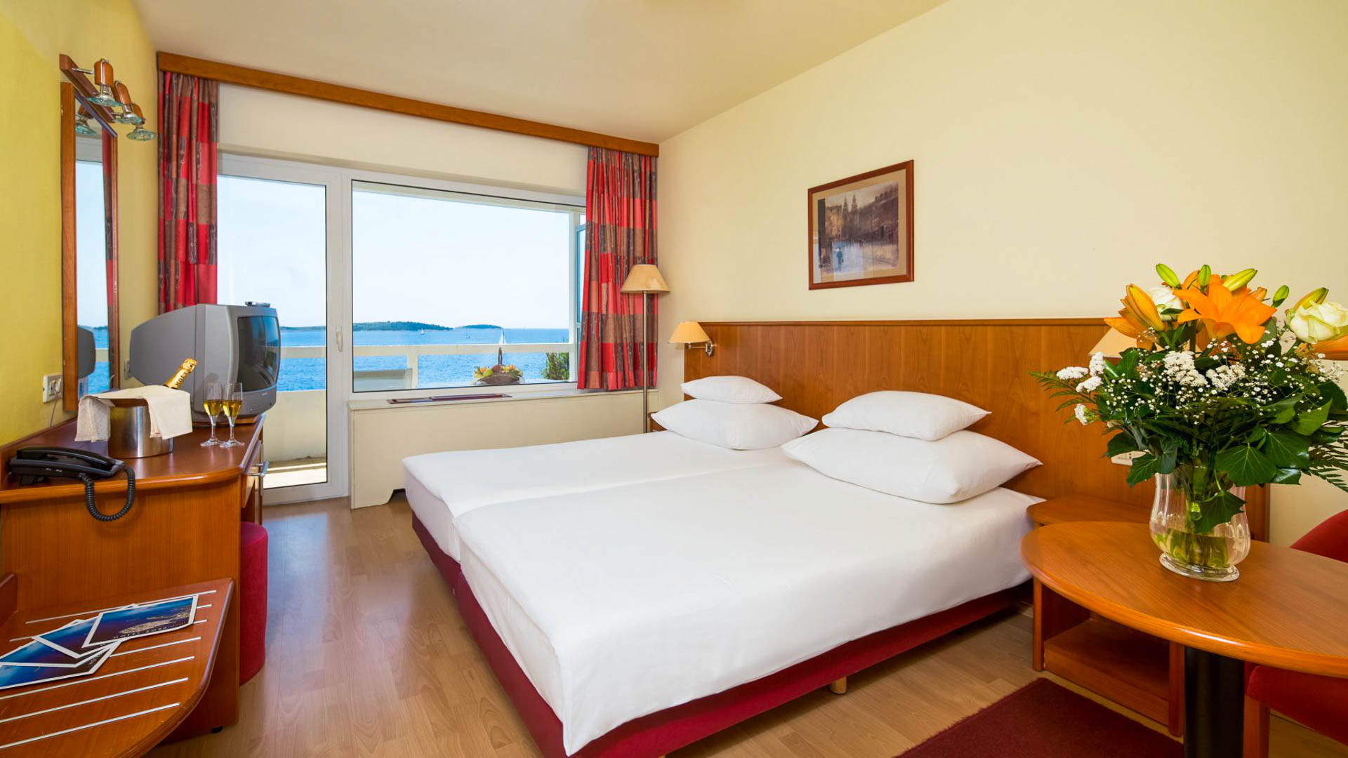 HOTEL ZORA