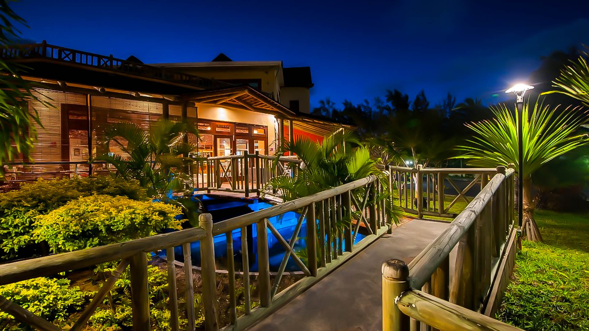 Jalsa Beach Hotel & Spa