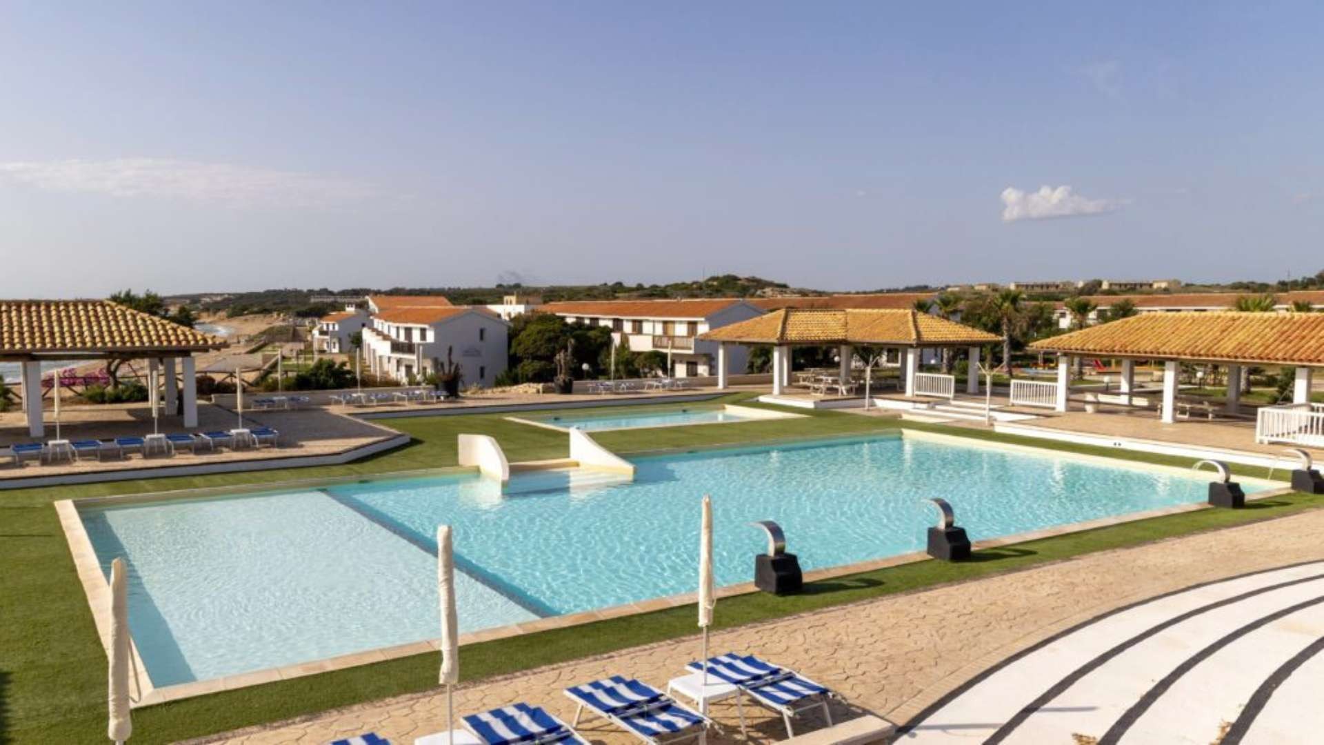 Kamarina Resort