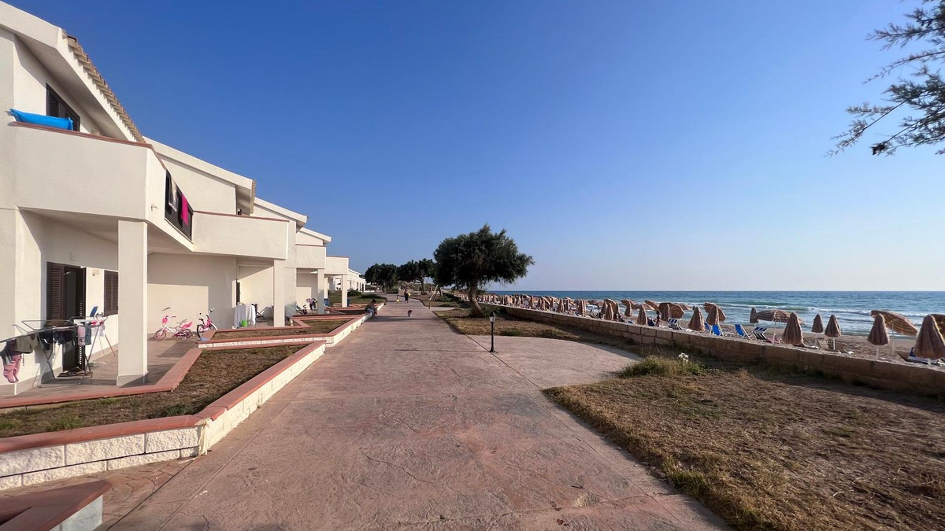 Kamarina Resort