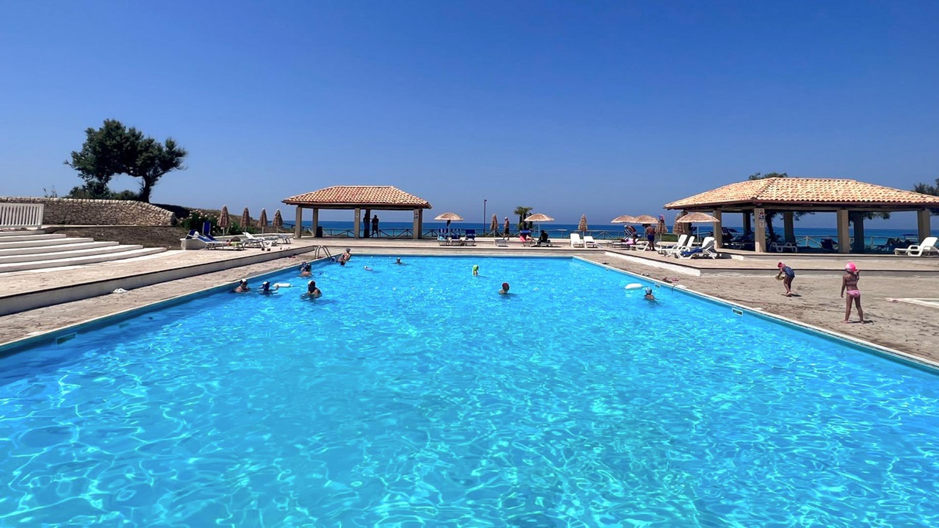 Kamarina Resort