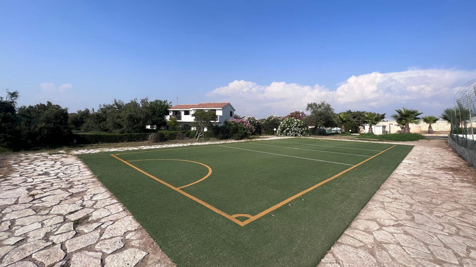 Kamarina Resort