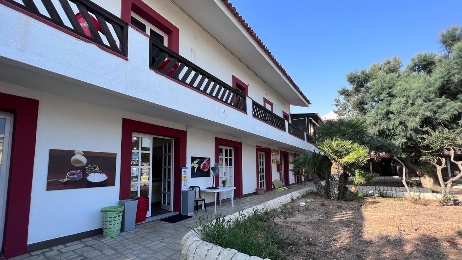 Kamarina Resort