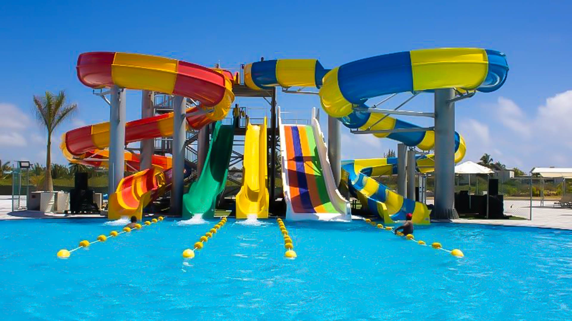 Maritim Crystals Beach Hotel