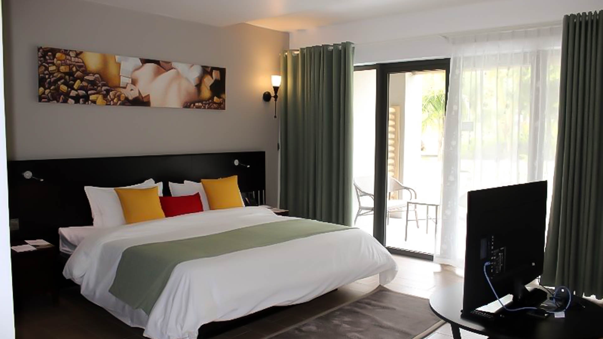 Maritim Crystals Beach Hotel