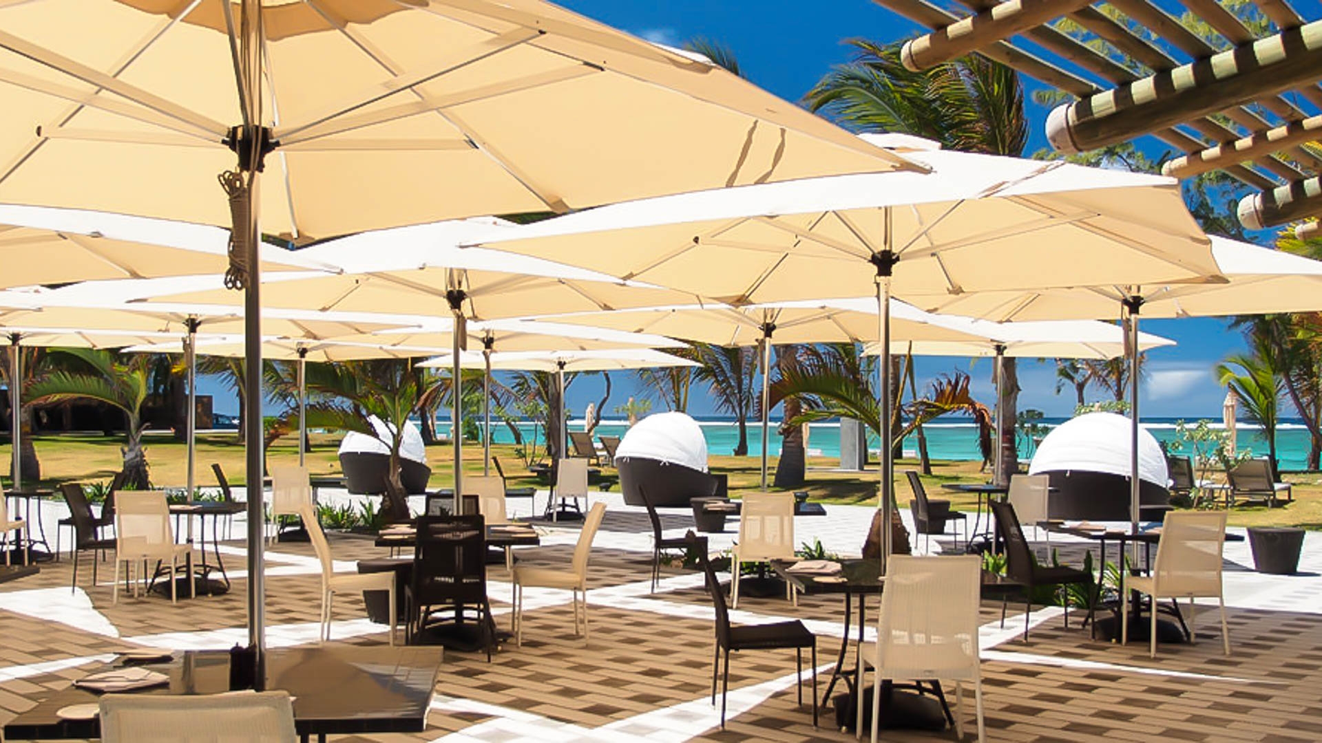 Maritim Crystals Beach Hotel