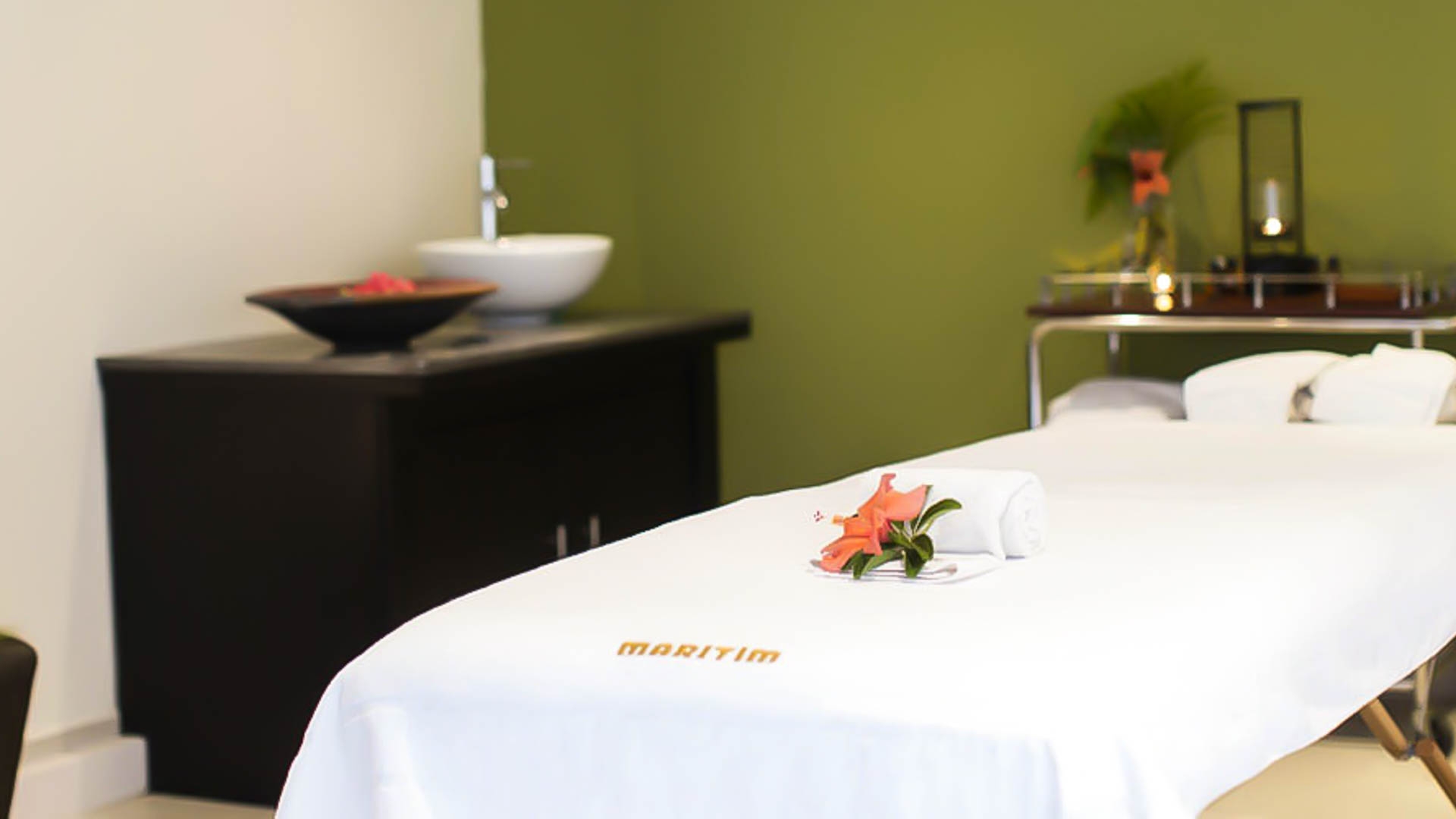 Maritim Crystals Beach Hotel