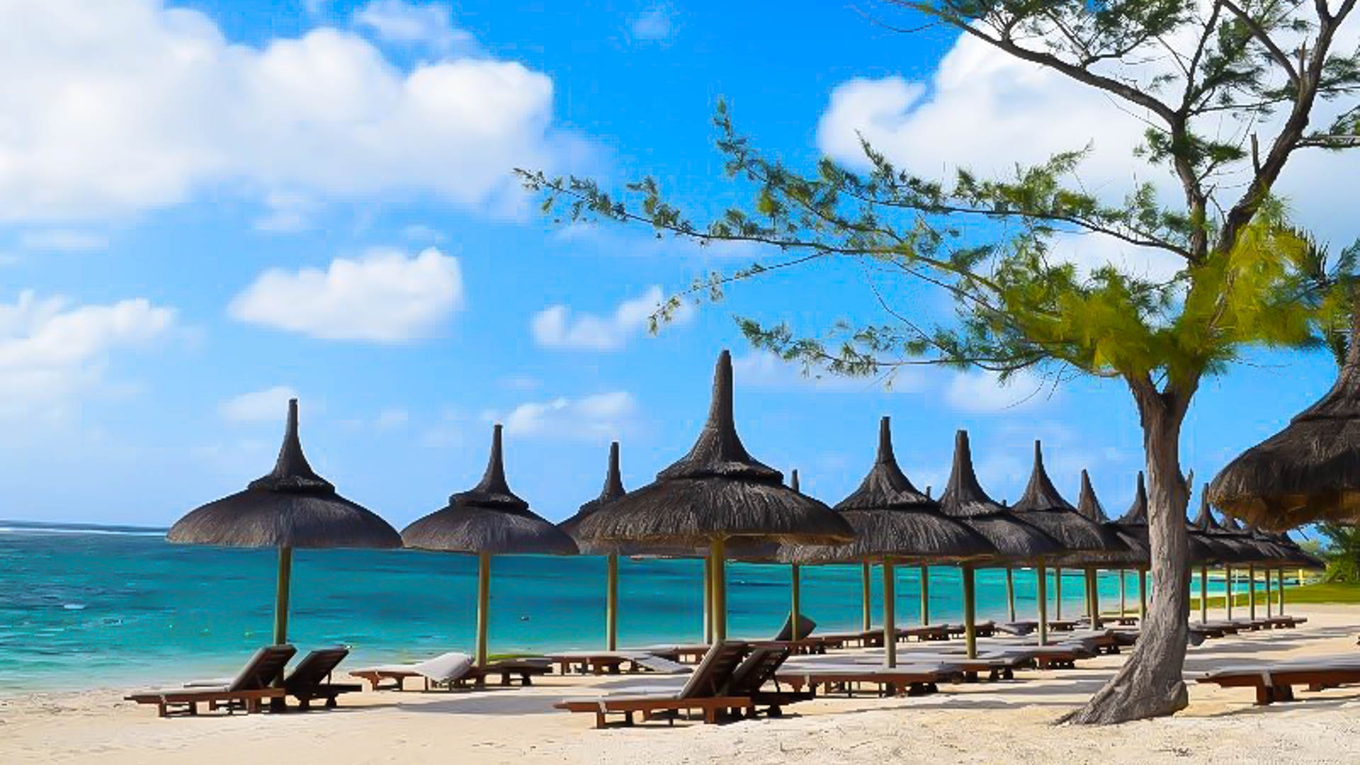 Maritim Crystals Beach Hotel