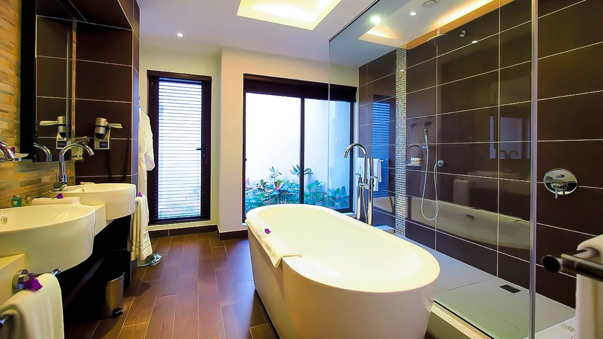 Maritim Crystals Beach Hotel