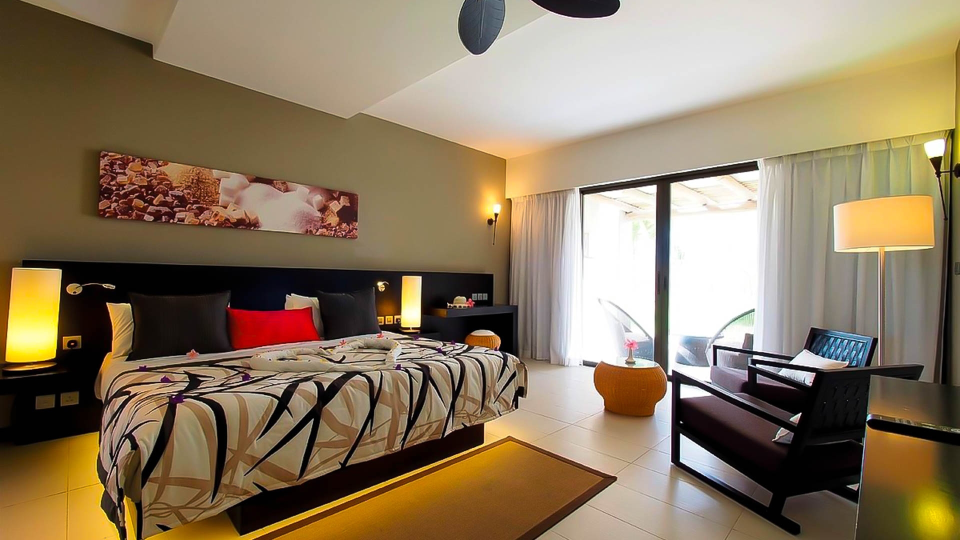 Maritim Crystals Beach Hotel