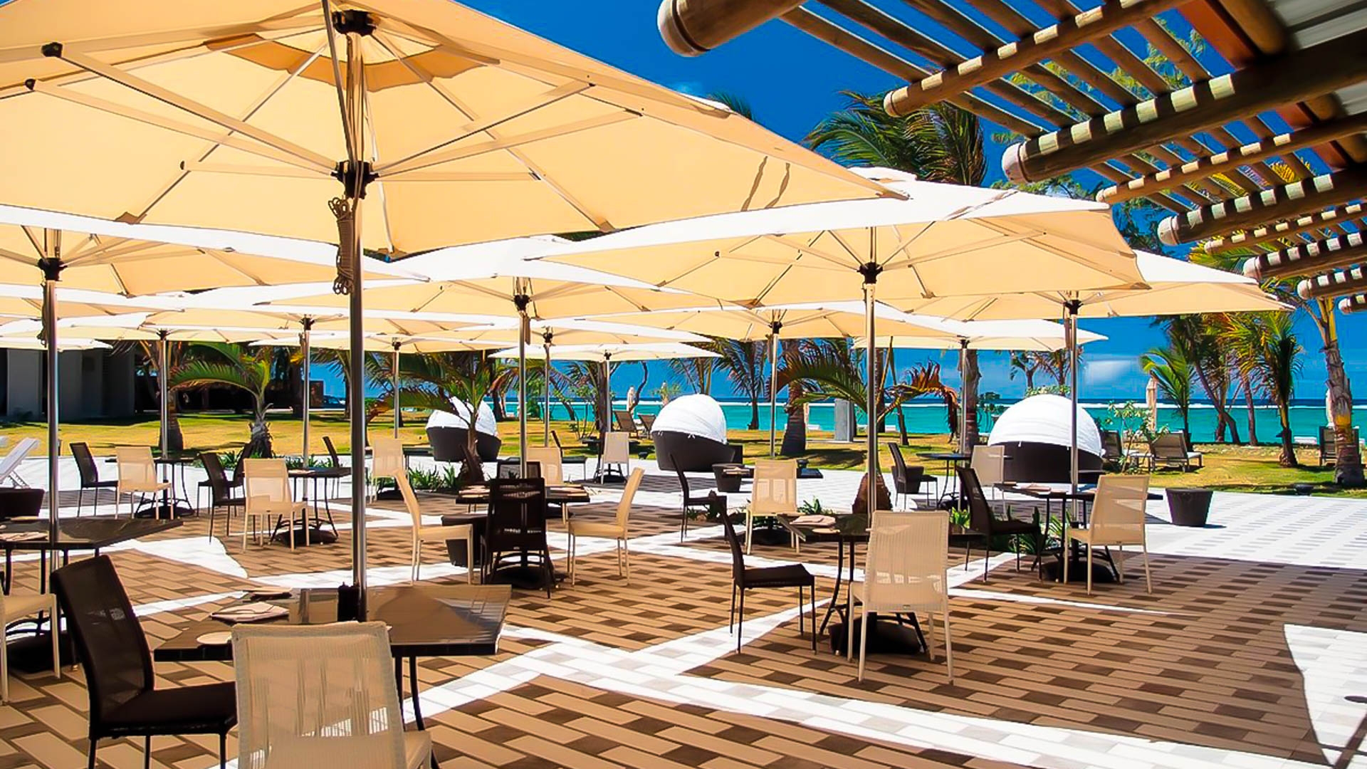 Maritim Crystals Beach Hotel