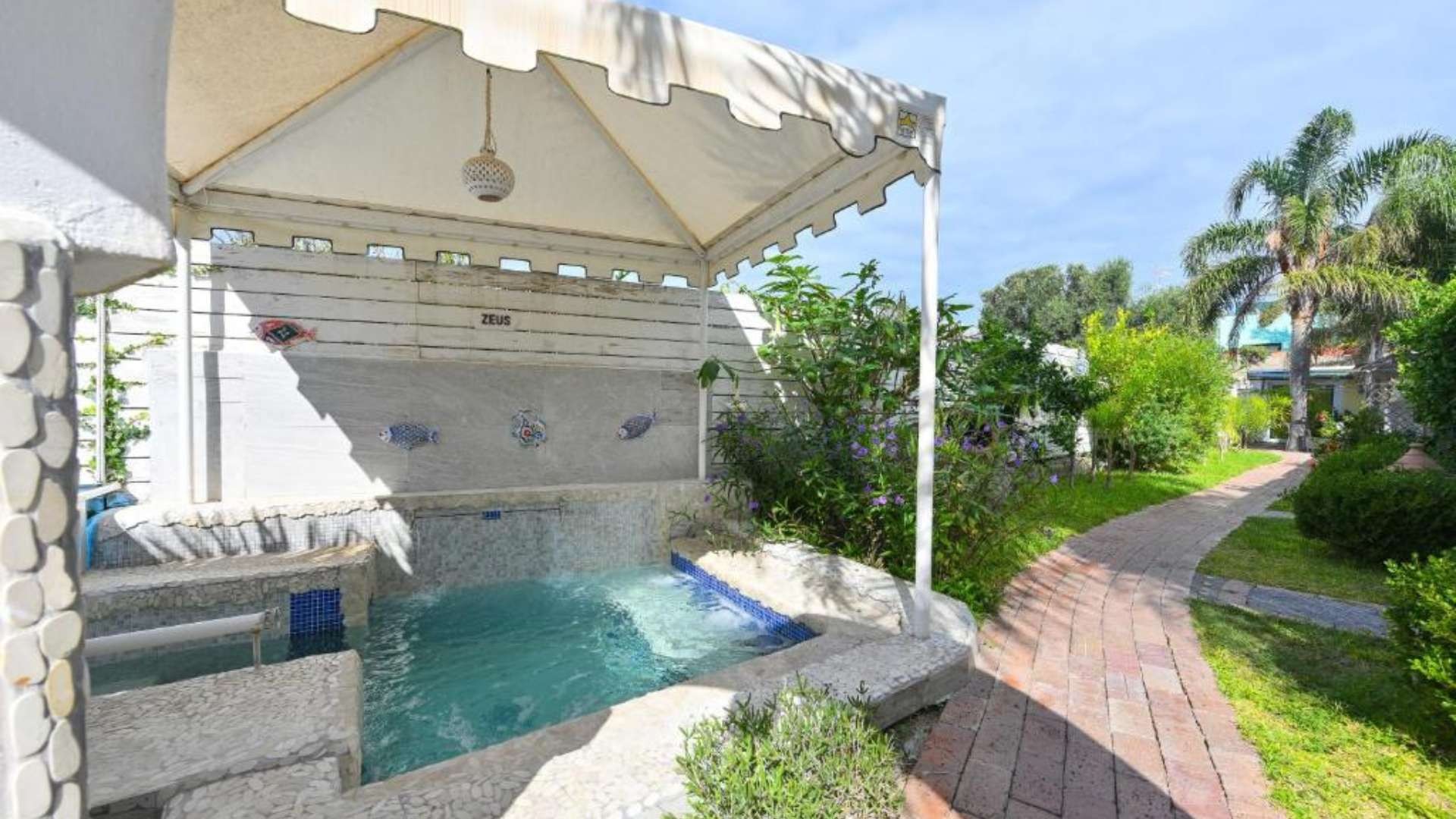 La Villa Resort & Spa