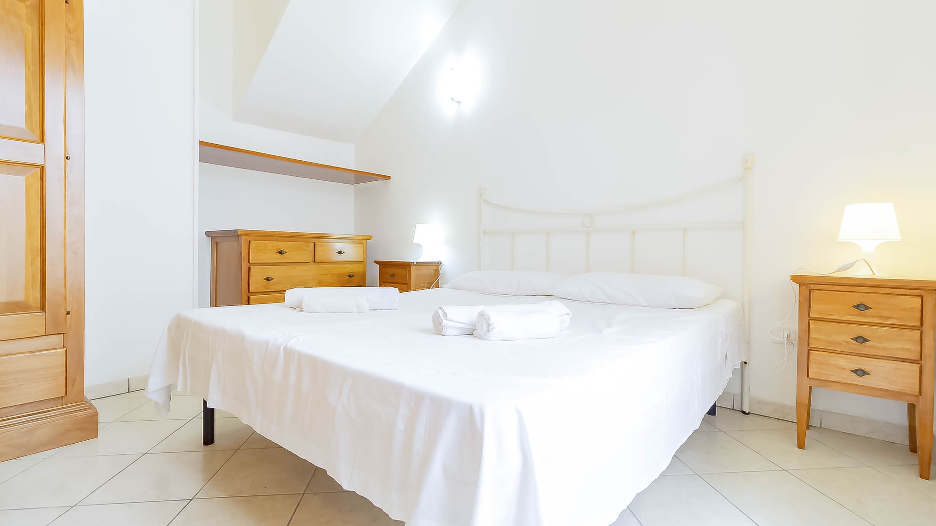 Leopardi Flat