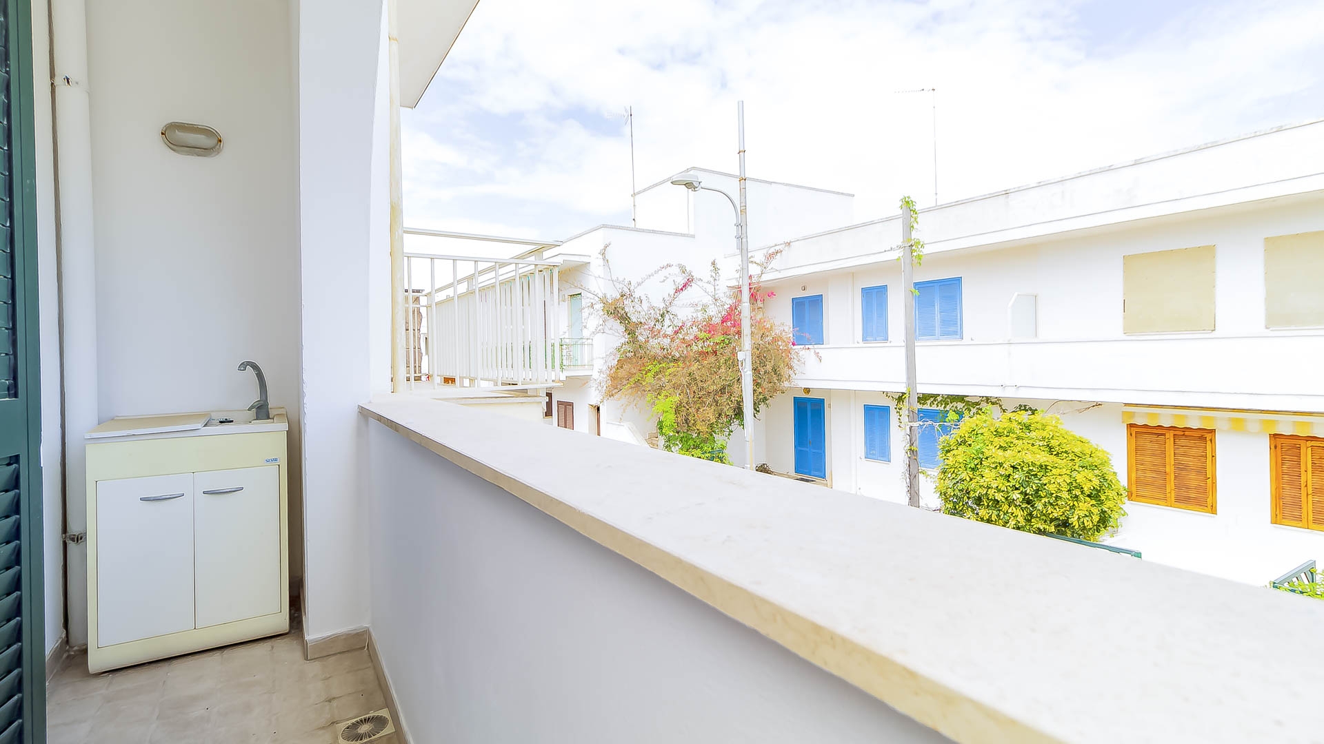 Leopardi Flat