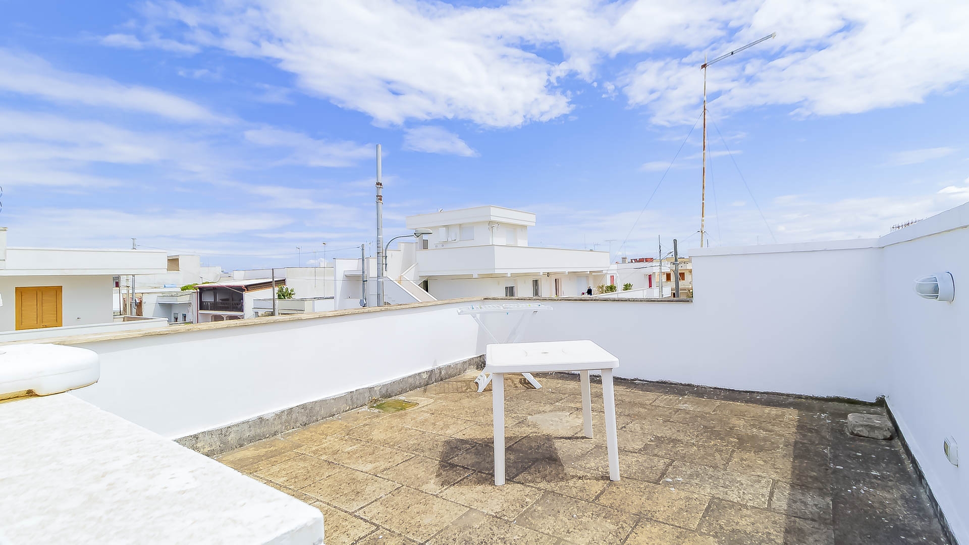 Leopardi Flat