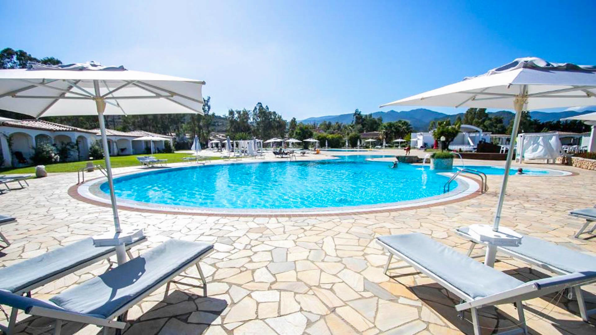 Limone Beach Resort